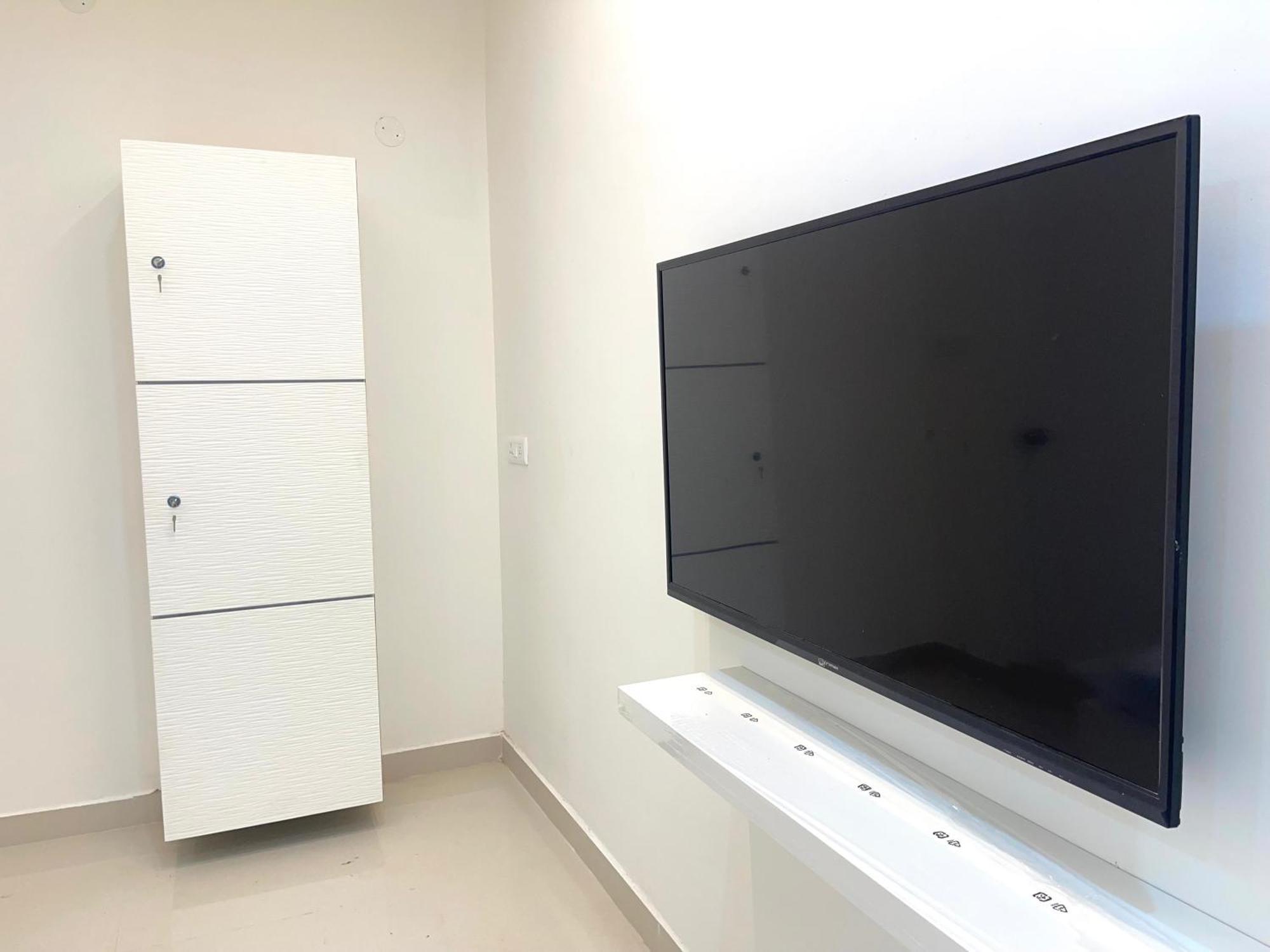 Neocon Suites Hyderabad Exteriör bild