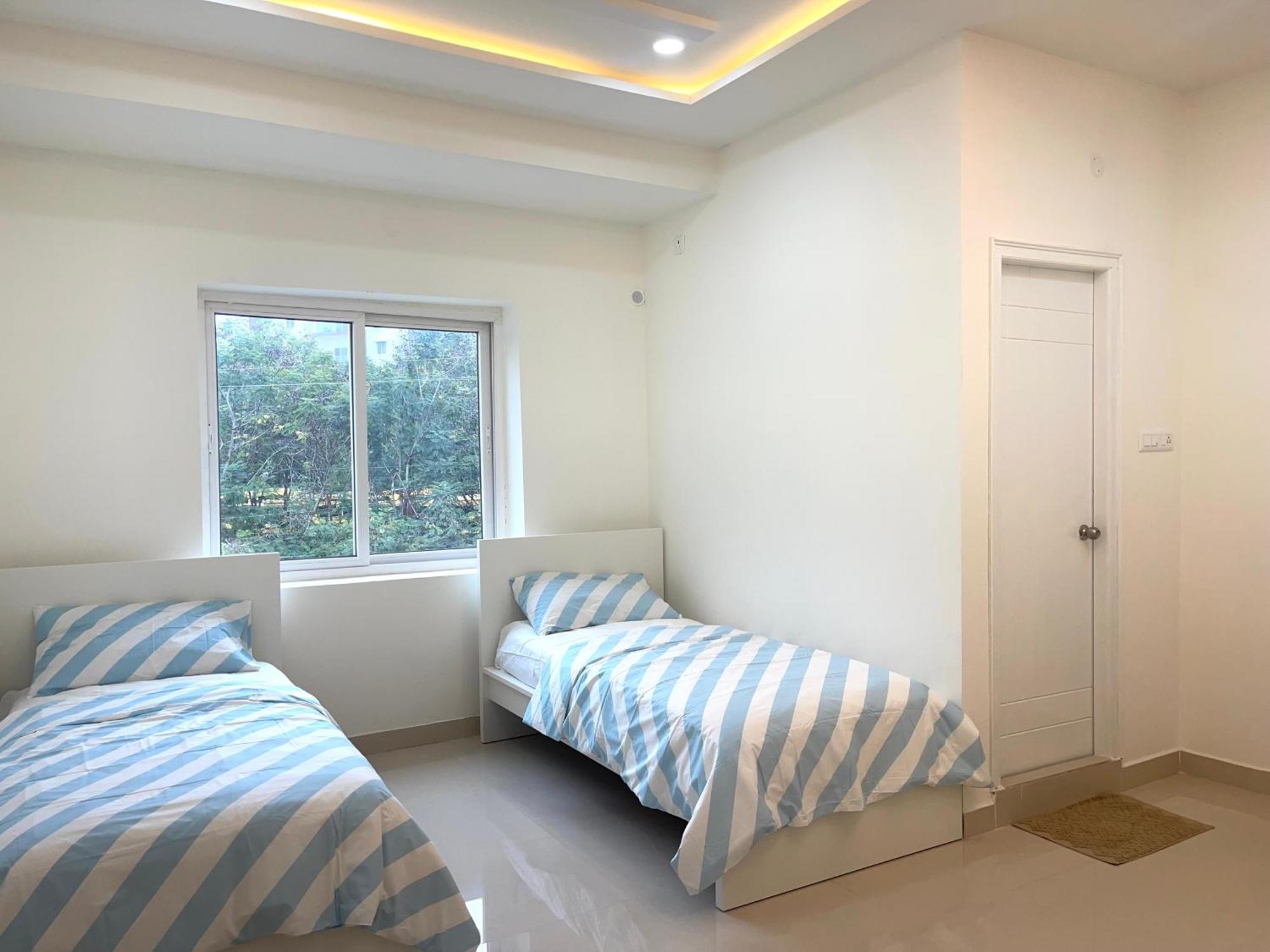 Neocon Suites Hyderabad Exteriör bild