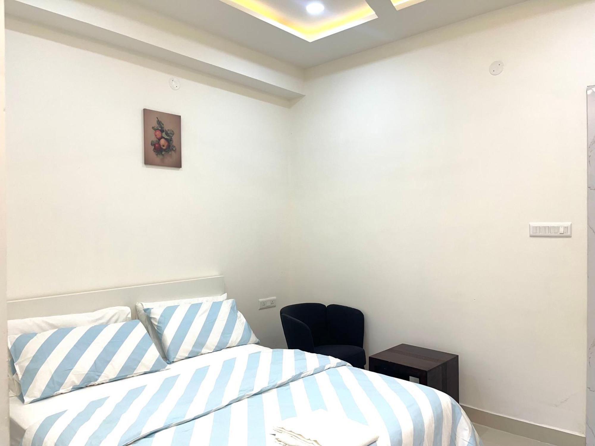 Neocon Suites Hyderabad Exteriör bild